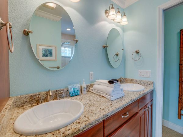 Luxury Coastal Retreat in Holmes Beach Sleeps 8